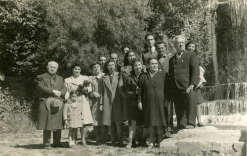 Persone a Tivoli nel giorno di Pasquetta