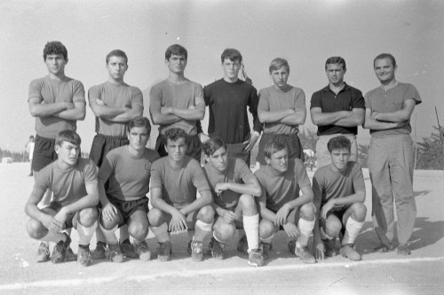 Squadra di calcio al campo