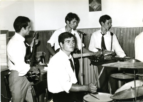 Gruppo musicale si esibisce