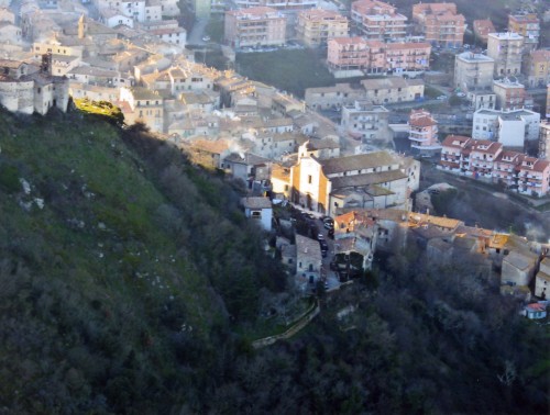 Ripresa aerea di Tolfa con veduta della Chiesa di Sant'Egidio